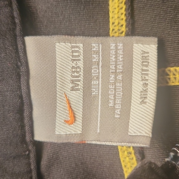 Nike Black and Yellow Ski Jacket with Dynamic Design - Picture 4 of 6